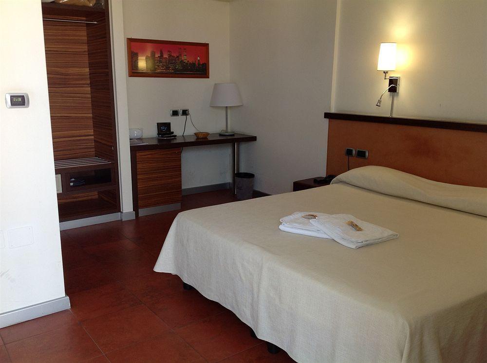 Hotel Bed&Business San Giovanni Teatino Ngoại thất bức ảnh