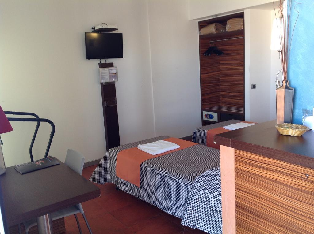 Hotel Bed&Business San Giovanni Teatino Ngoại thất bức ảnh
