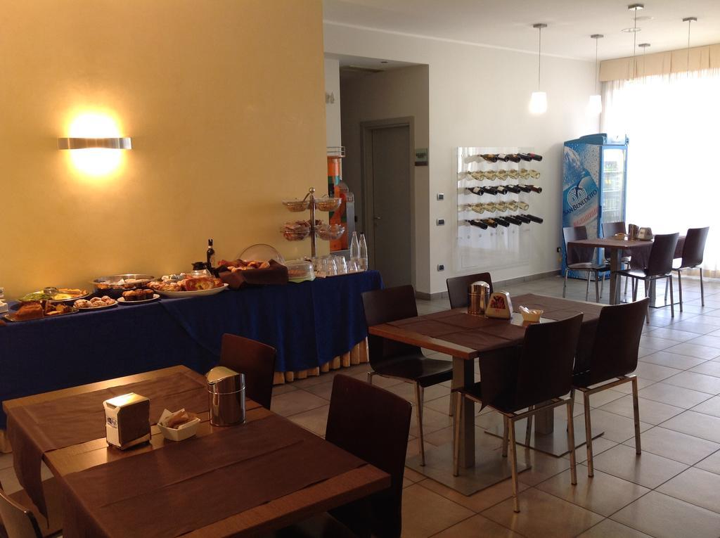 Hotel Bed&Business San Giovanni Teatino Ngoại thất bức ảnh