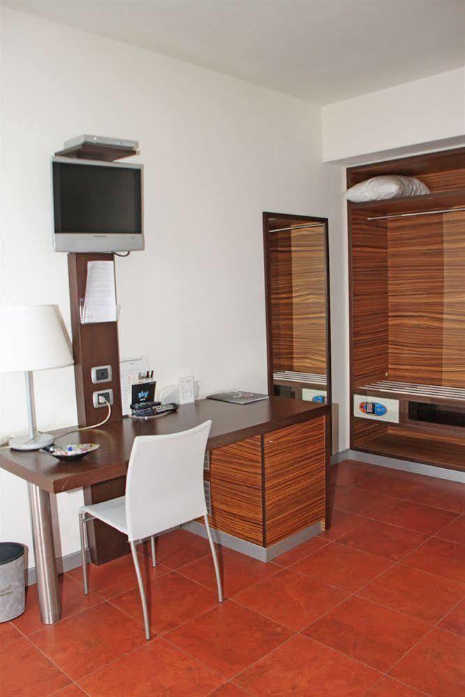 Hotel Bed&Business San Giovanni Teatino Ngoại thất bức ảnh